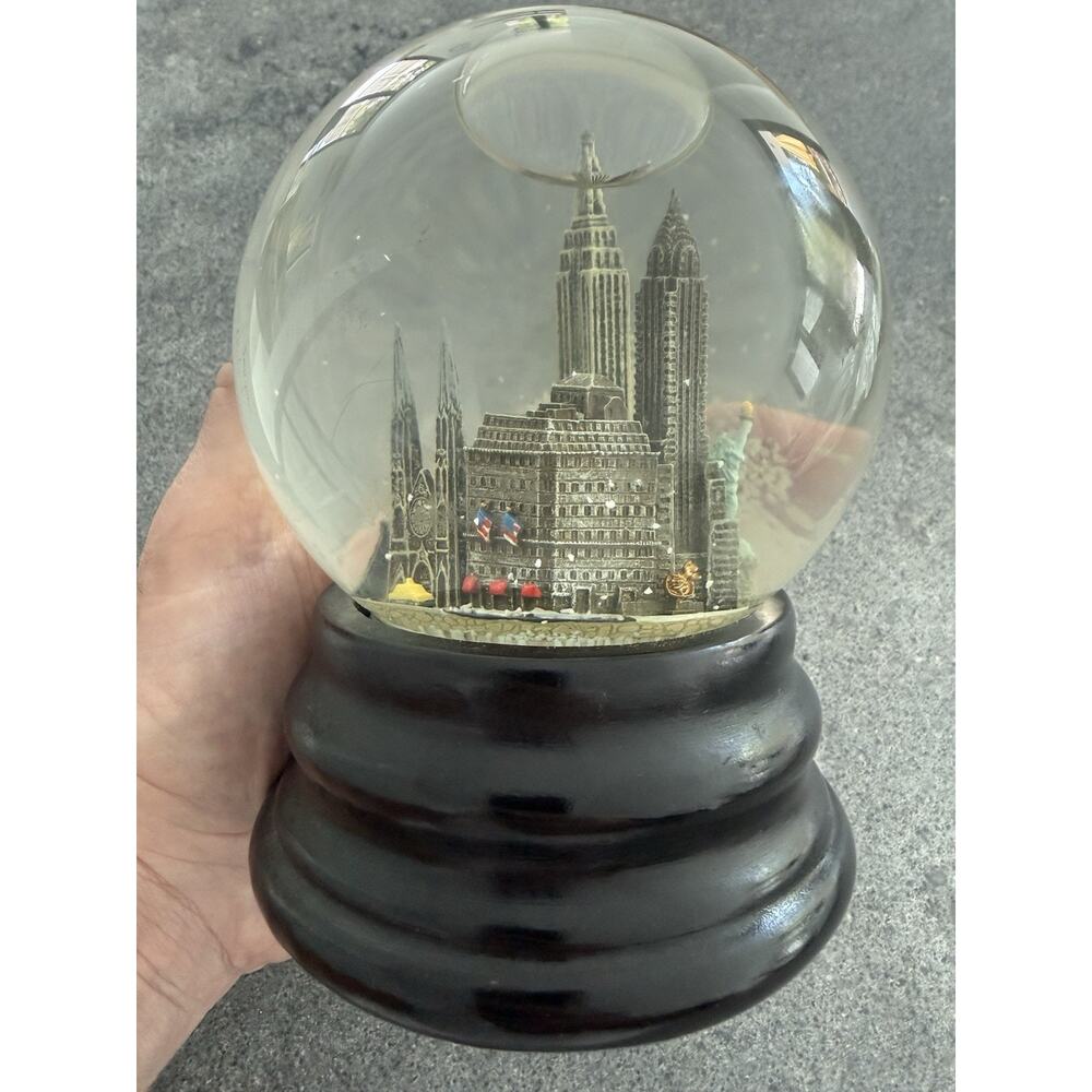 SAKS FIFTH AVENUE New York City Musical Snow Globe New York New York